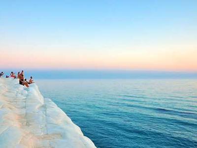 A Poetry Collection Where Play Collapses the Limits of Language