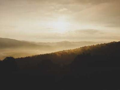 This 67,800-year-old handprint is the oldest art ever found